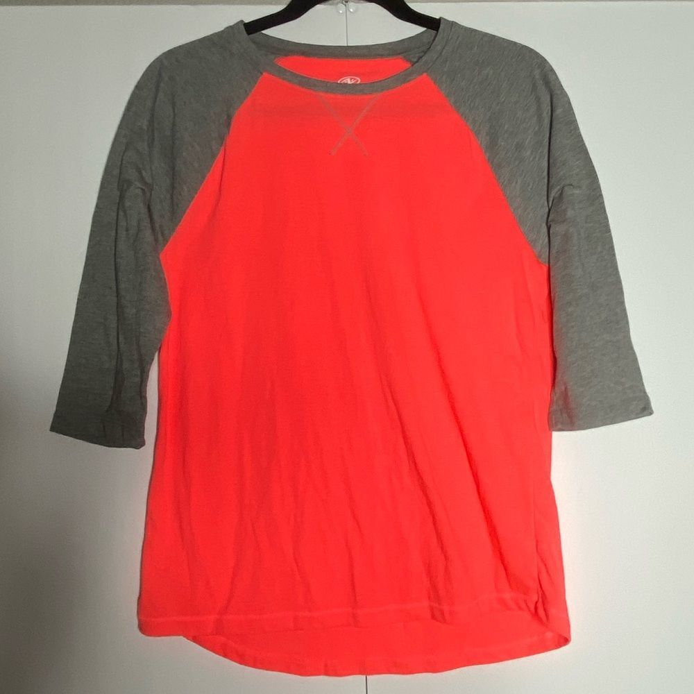 Athletic Works Neon Coral & Gray Raglan 3/4 Sleeve Athletic Top Size M